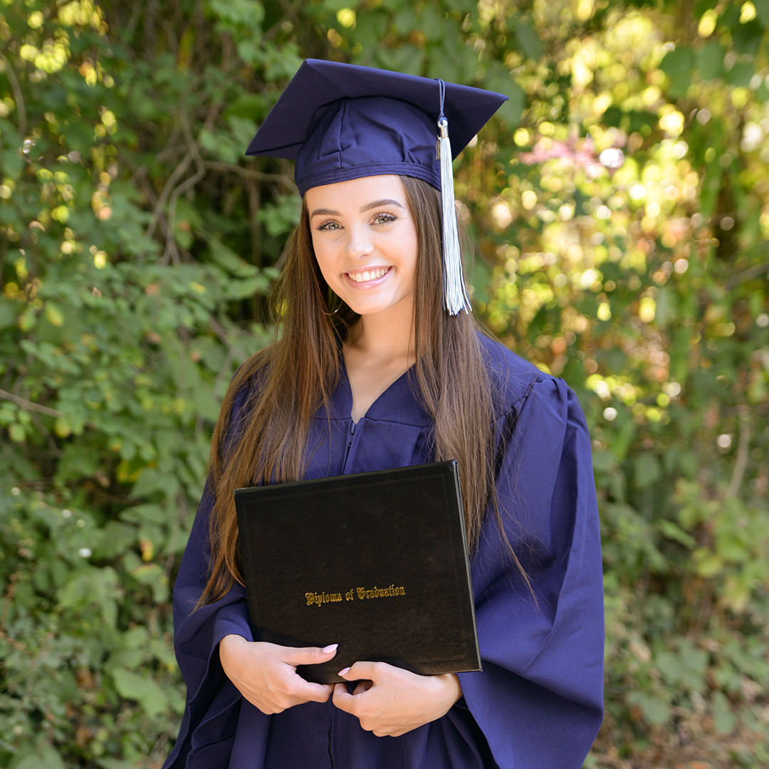 Schedule your outdoor senior session today!