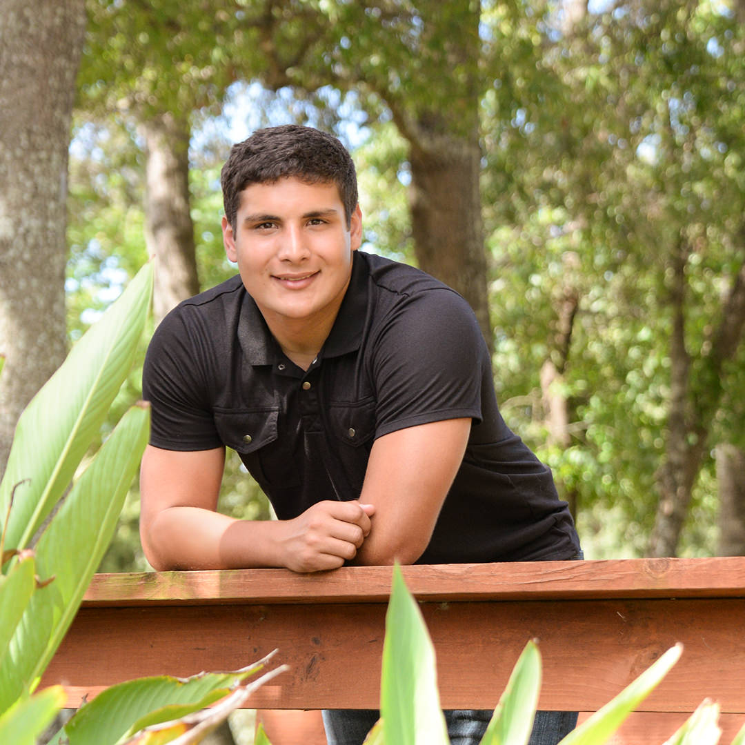 Schedule your outdoor senior session today!