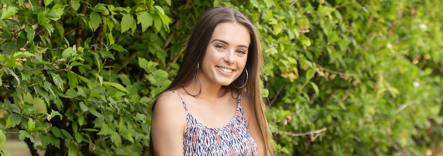 Schedule your outdoor senior session today!